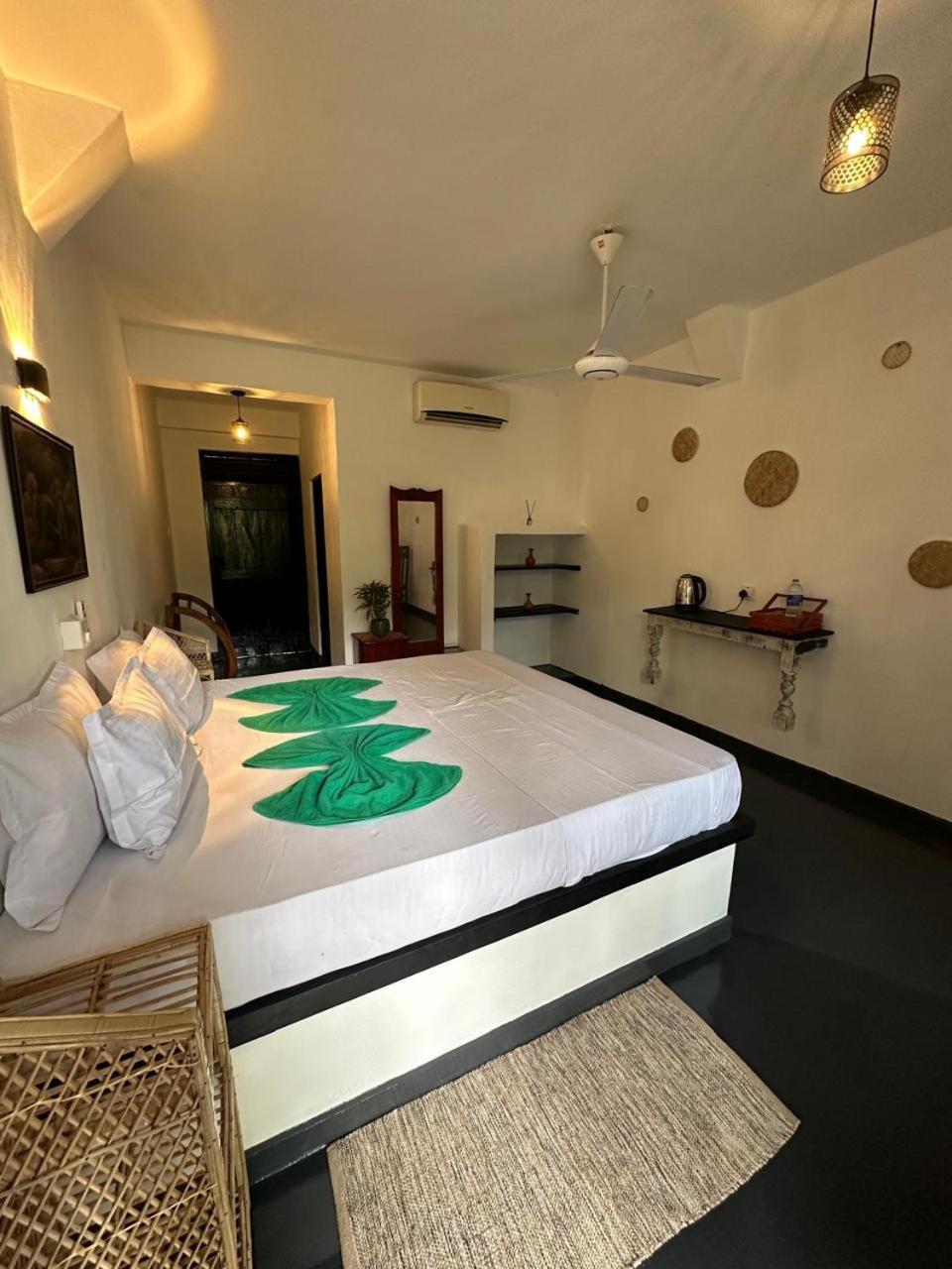 White Hill Hotell Unawatuna Exteriör bild