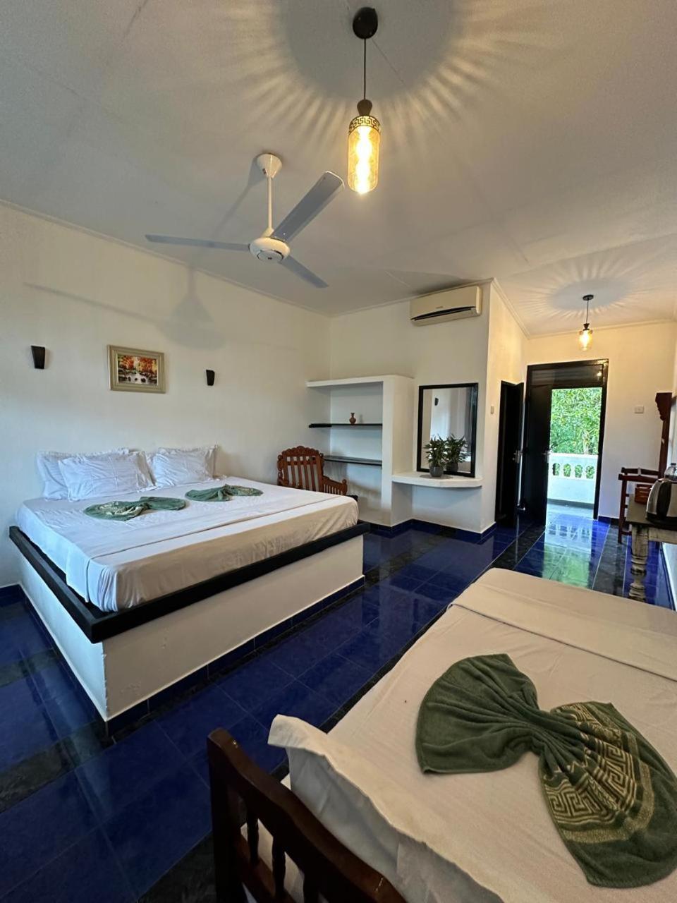 White Hill Hotell Unawatuna Exteriör bild